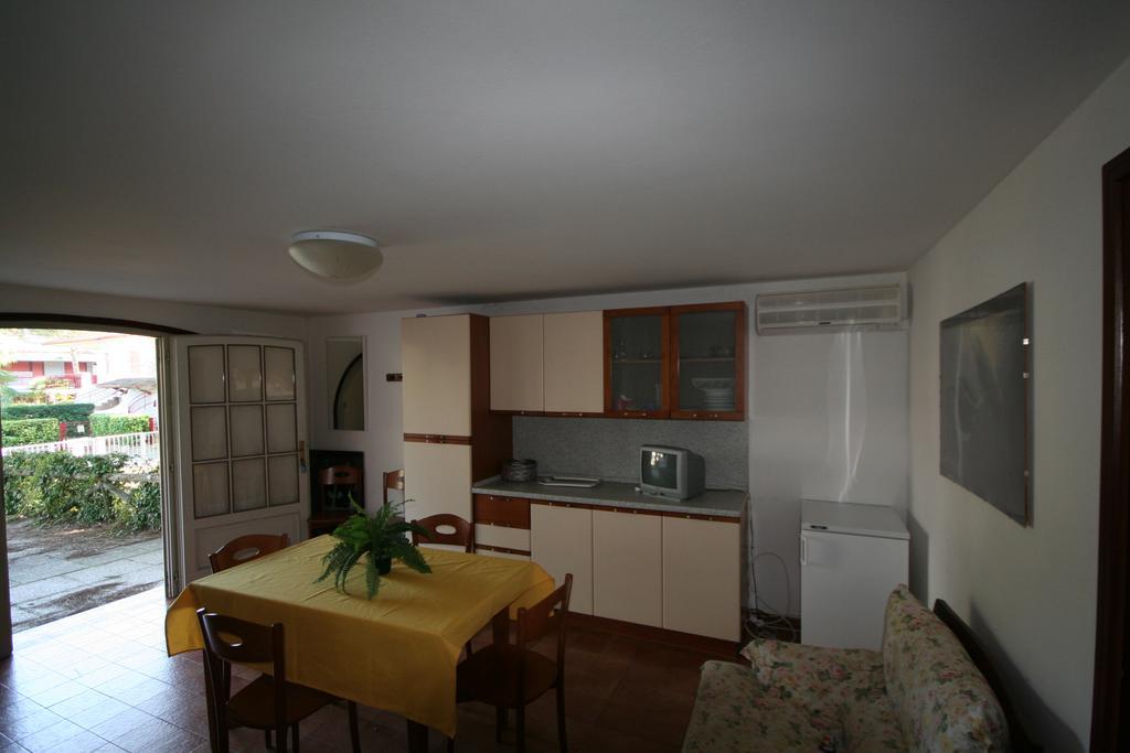 Ba - Villa Stella - 3 Apartments- Lignano Sabbiadoro Zewnętrze zdjęcie