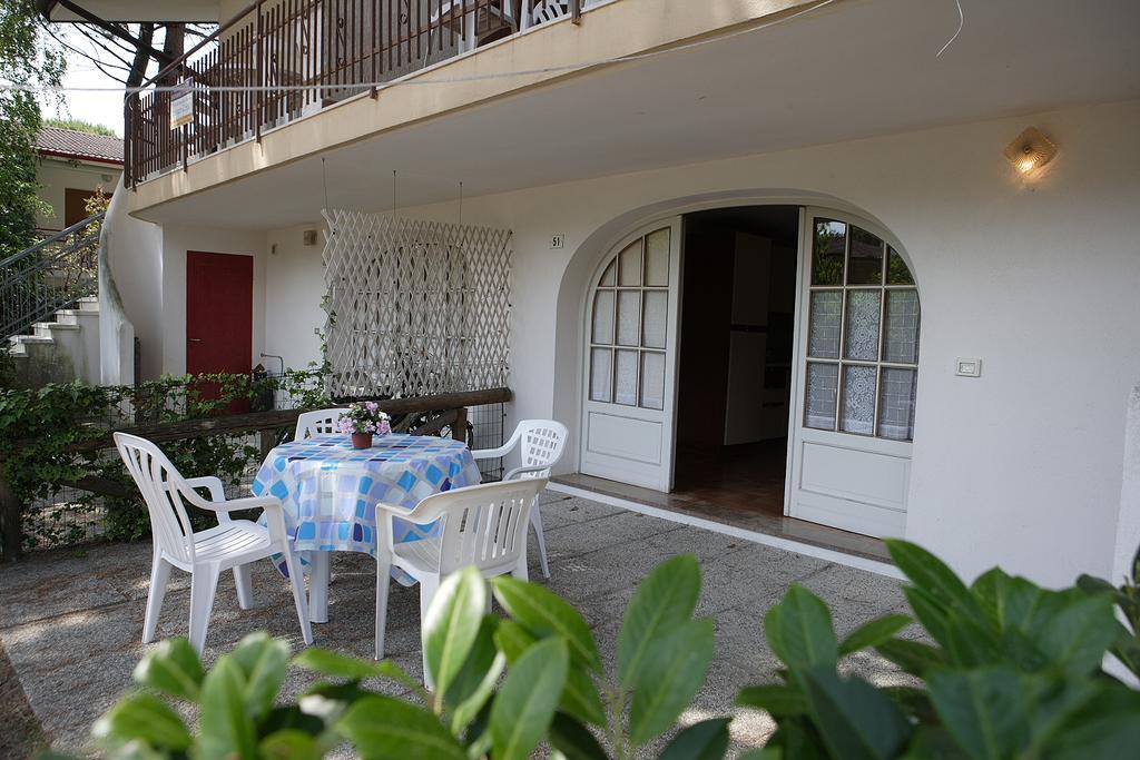 Ba - Villa Stella - 3 Apartments- Lignano Sabbiadoro Zewnętrze zdjęcie