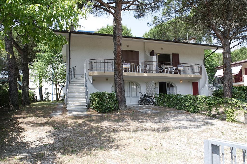 Ba - Villa Stella - 3 Apartments- Lignano Sabbiadoro Zewnętrze zdjęcie